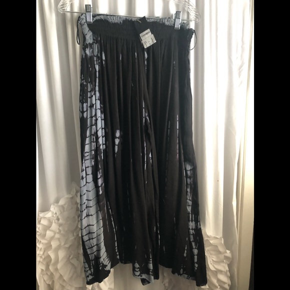Pants - NWT tie die flowing pants